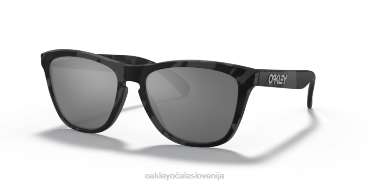 kolekcija črnih kamuflažnih žab (nizek bridge fit). Oakley prizm črne leče, črn kamuflažni okvir 4J2B811 očala